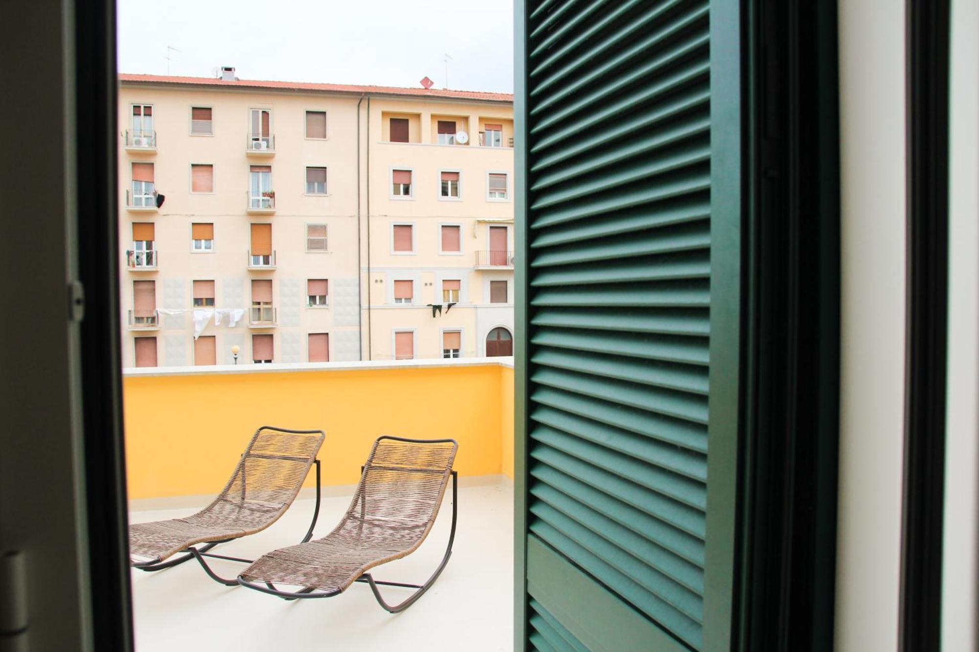 Waterfront Balcony I Grani 2 Resort Style Suite Ливорно Екстериор снимка