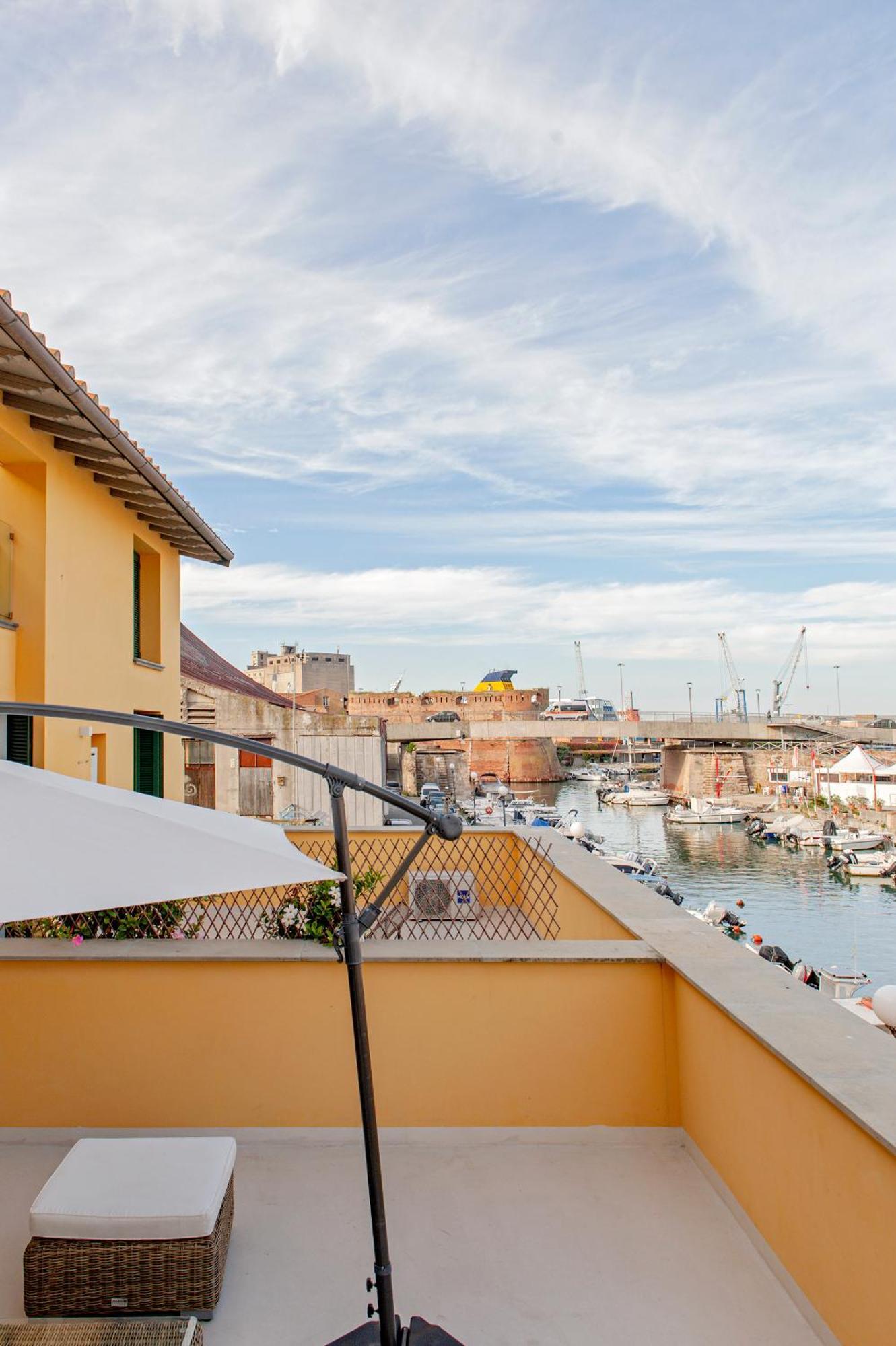 Waterfront Balcony I Grani 2 Resort Style Suite Ливорно Екстериор снимка