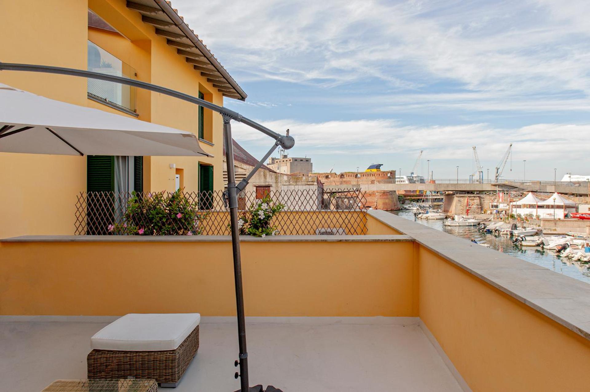 Waterfront Balcony I Grani 2 Resort Style Suite Ливорно Екстериор снимка
